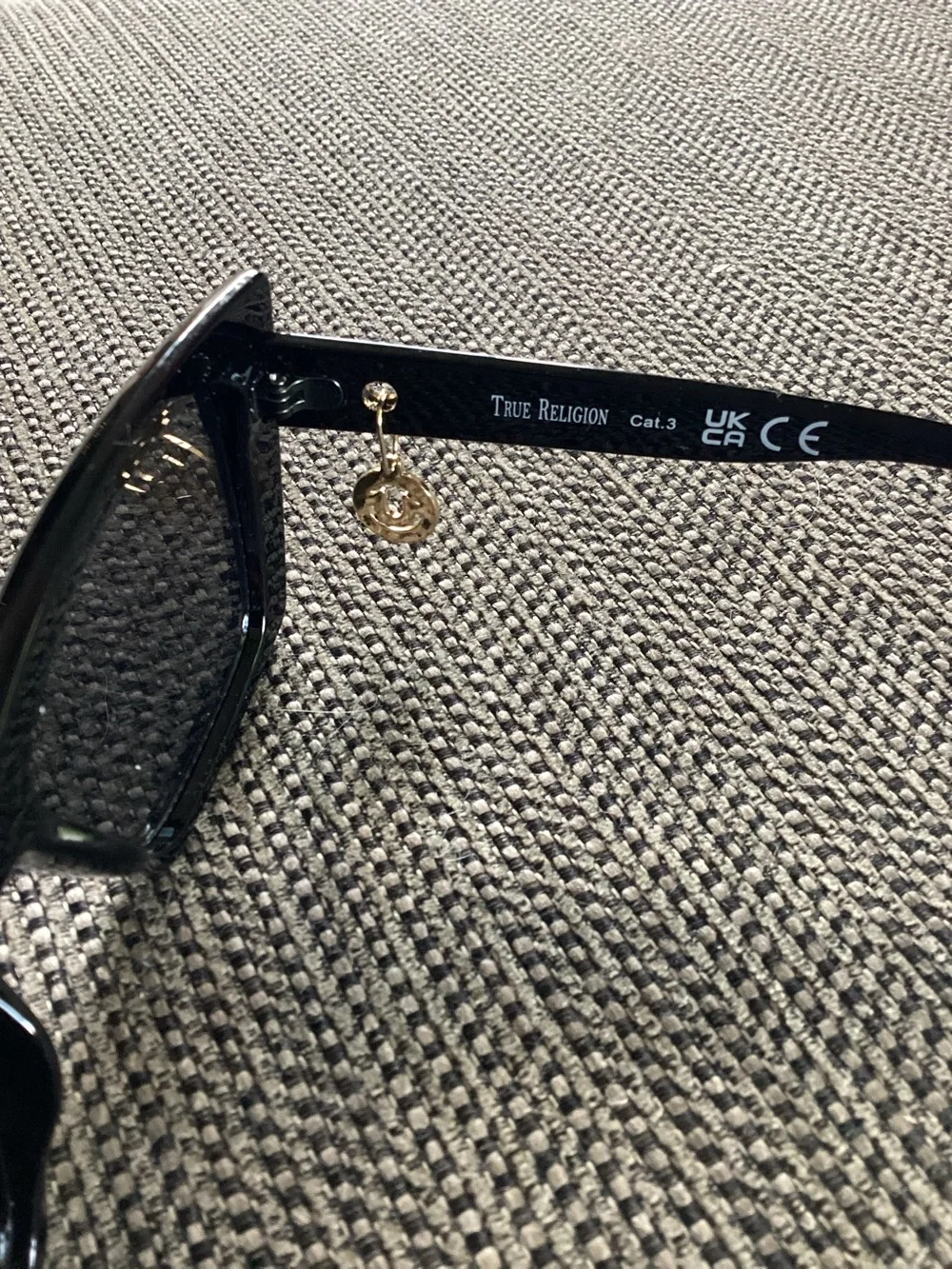 True Religion Women’s Sunglasses Cat Eye Roxy Big & Bold Black Dangling Charm